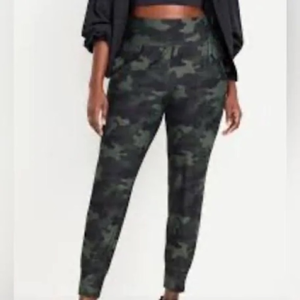 Old Navy Active Joggers Camo Power soft High Rise Go-Dry Pants M - Picture 1 of 10